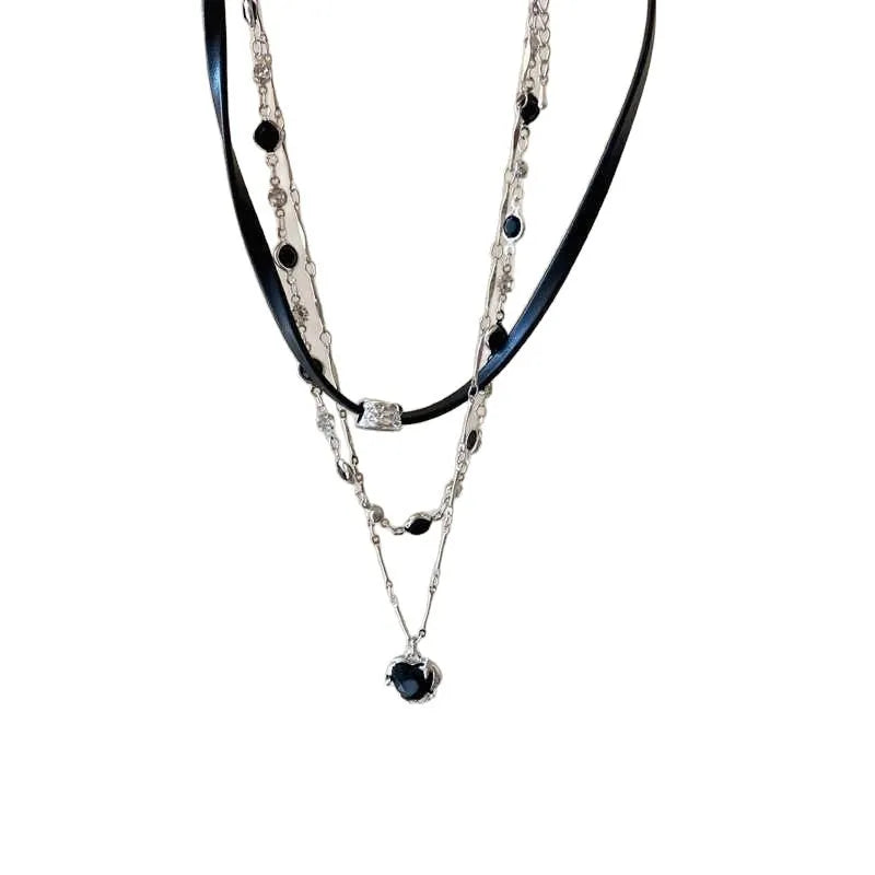 Women's multi-layer twin necklace with heart-shaped alloy pendant and adjustable 41-50cm clavicle chain