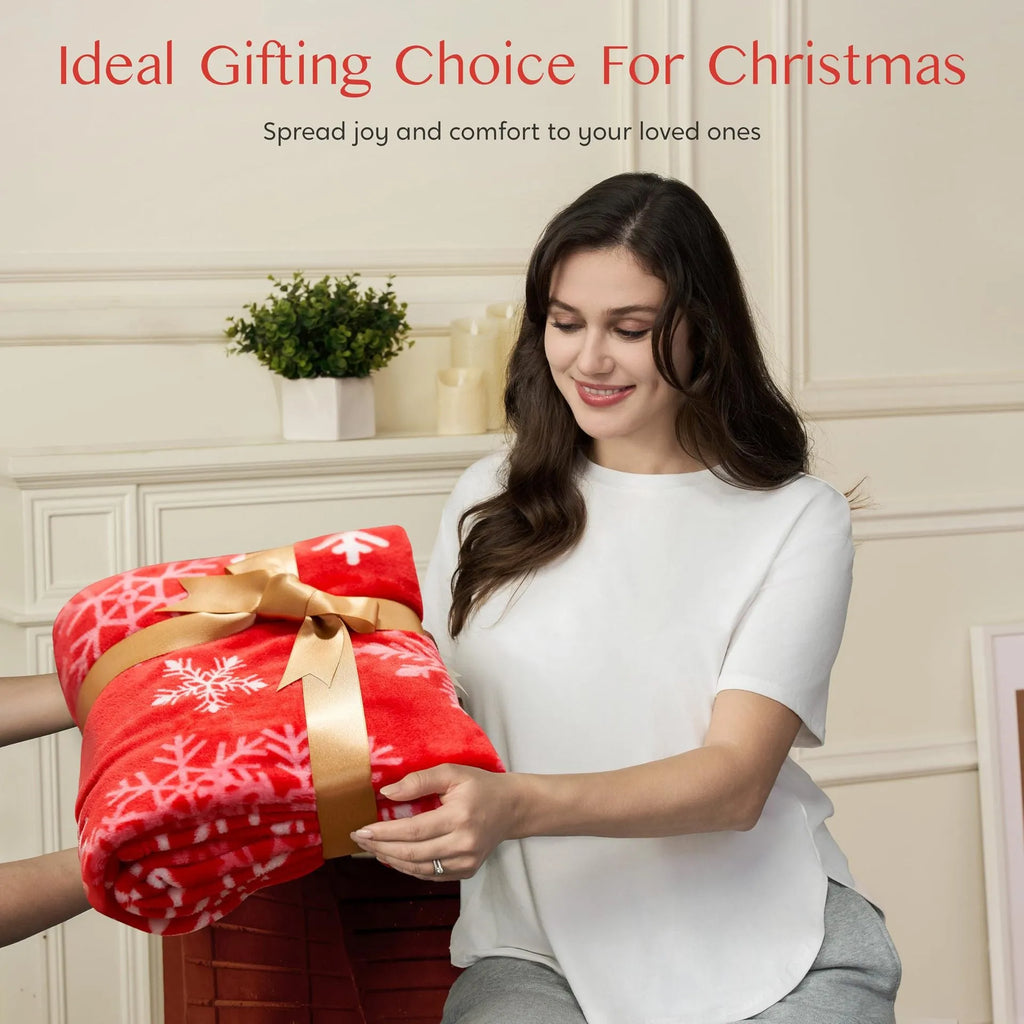 Christmas flannel blanket in polyester fibre available in multiple sizes with soft texture