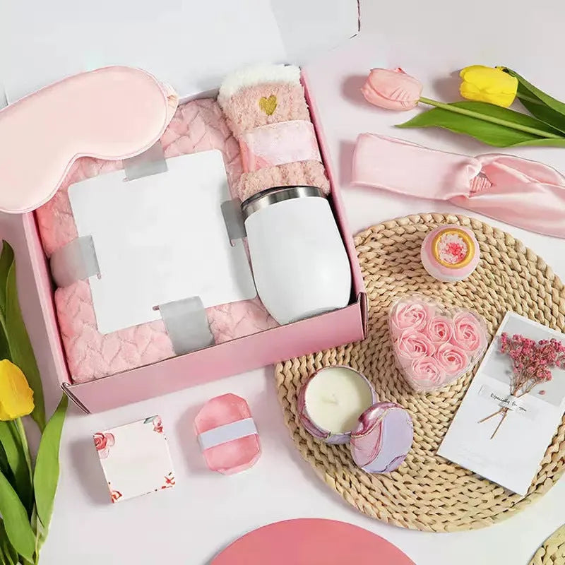 Soy wax aromatherapy candle bath set gift box in modern simplicity style with multiple colour suit options.