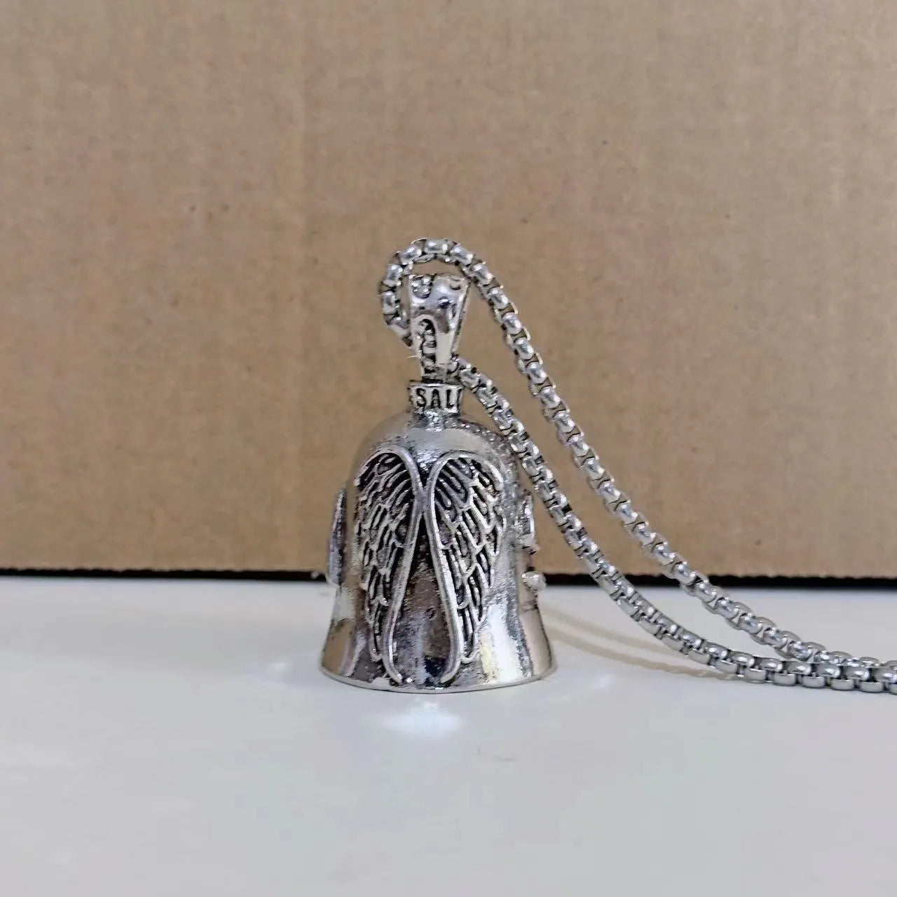 White angel wings necklace and keychain set with vintage electroplating finish