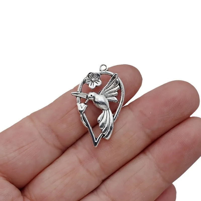 Magpie bird design alloy pendant with electroplated finish for DIY jewellery making