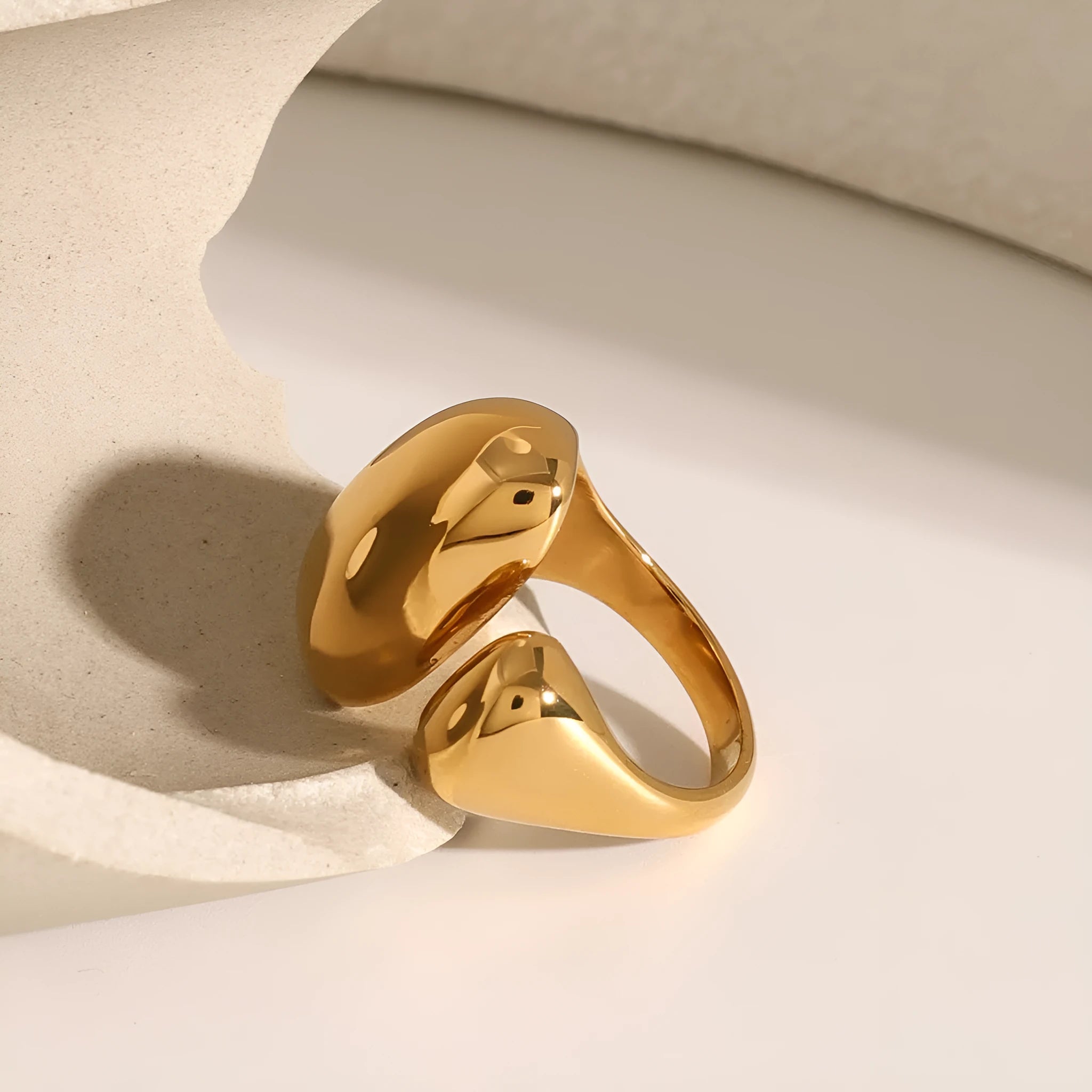 Stainless steel exaggerated geometric open ring with electroplated finish