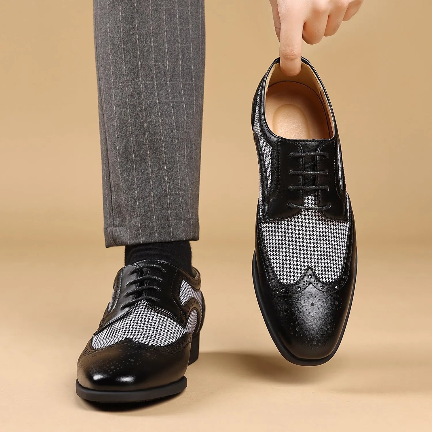 Men's houndstooth plaid casual shoes with square toe and lace-up design in black.