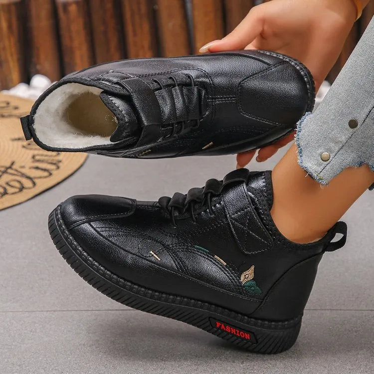 Women's black and red velvet slipper shoes with non-slip rubber soles and hollow out decorative elements