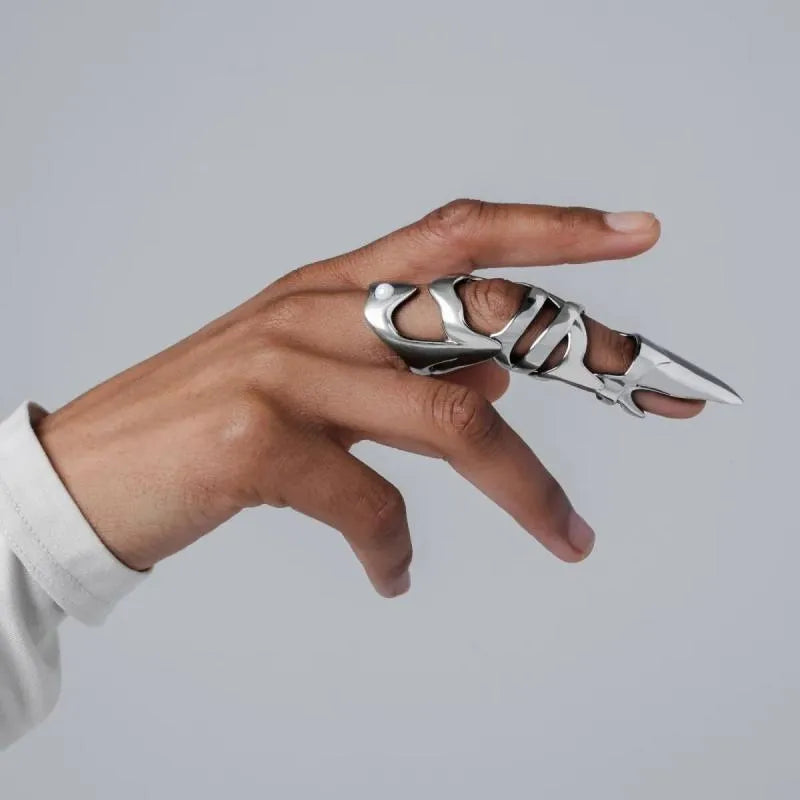Silver alloy punk armour finger stall jewellery piece for alternative fashion