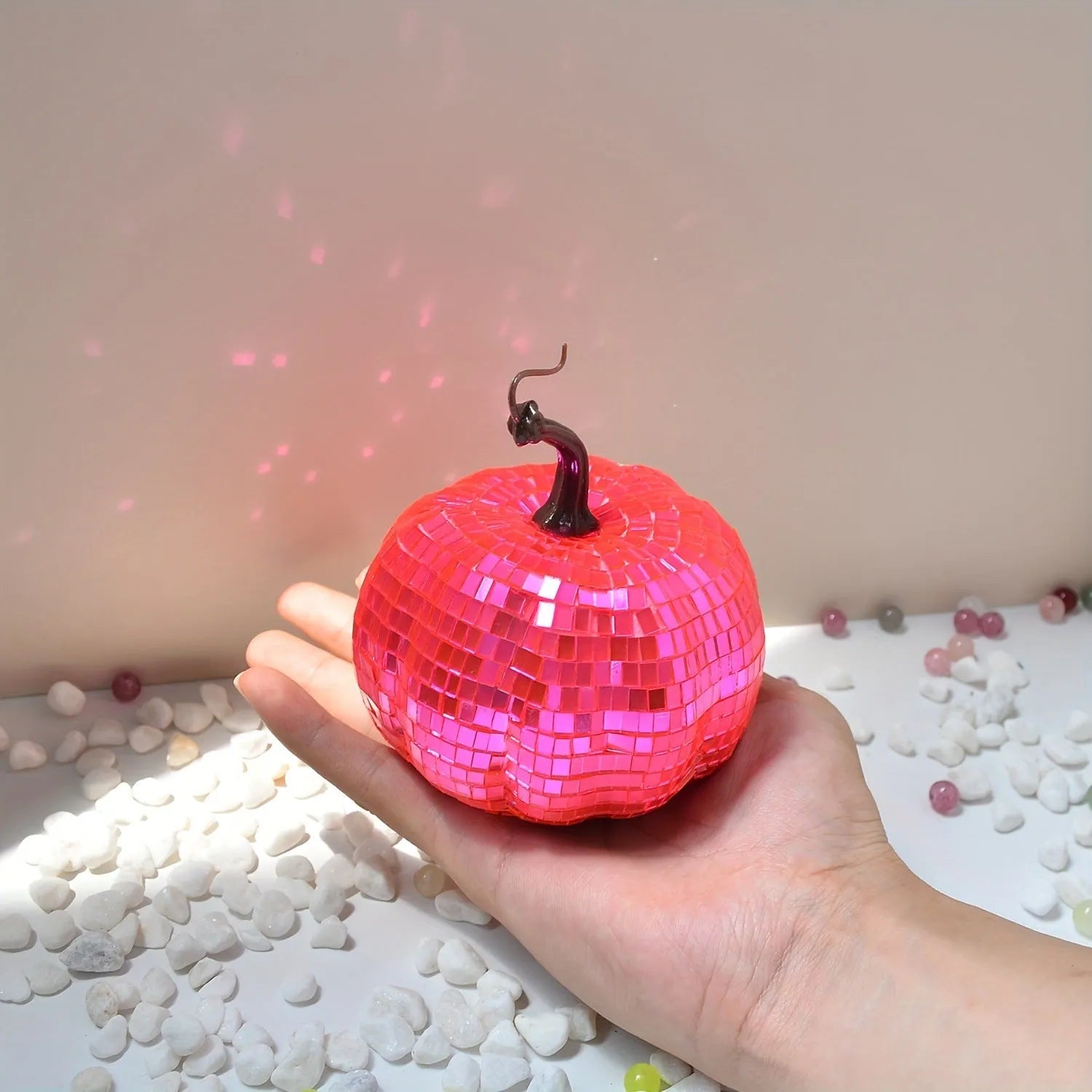 Glass pumpkin Halloween decoration with mirror finish in Chinese-style plant design