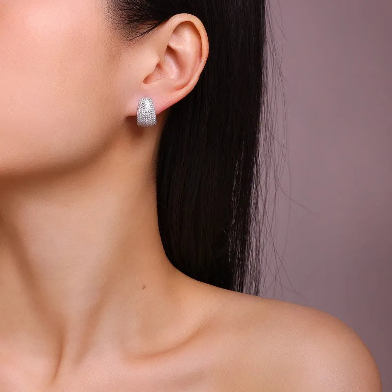 Geometric S925 sterling silver ear studs for women with hypoallergenic alloy construction