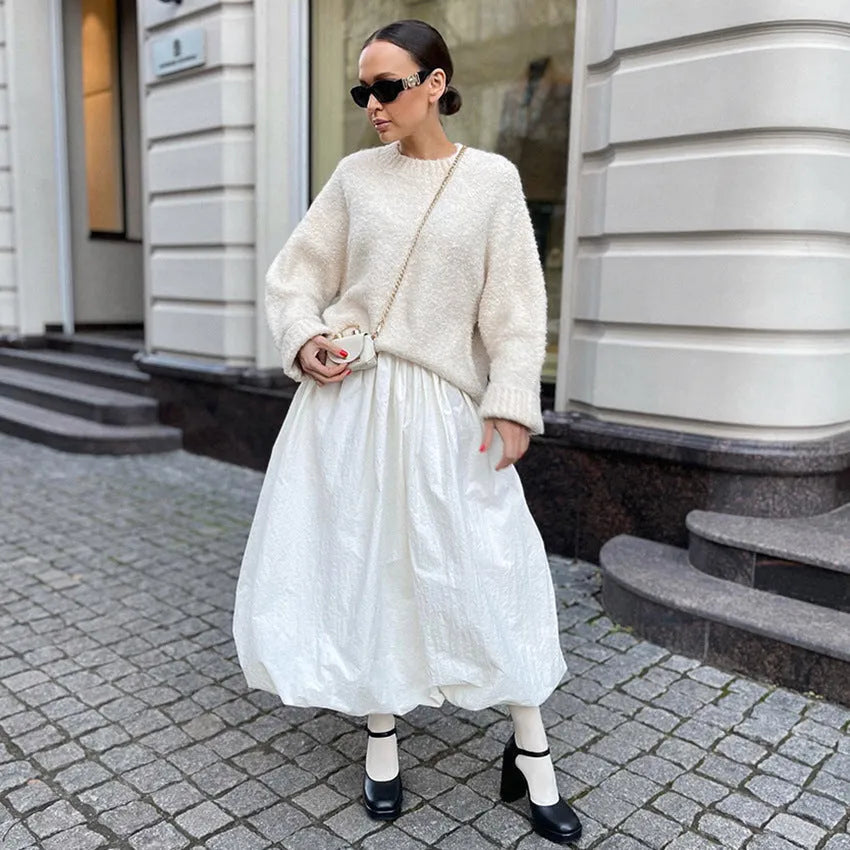 Women's solid colour cotton long skirt in black or white with elastic waistband