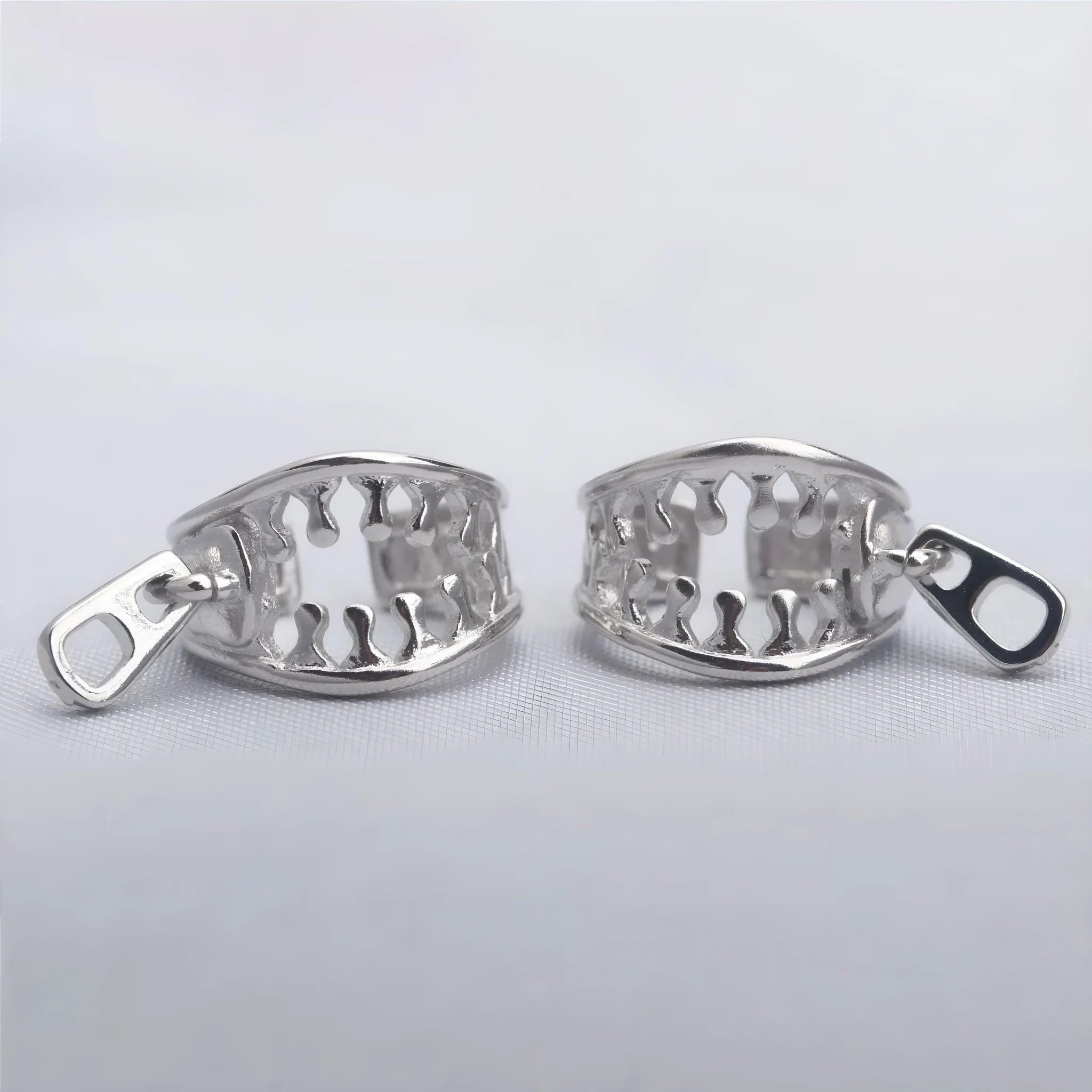 Copper geometric ear clip with zipper design in ES862 colour for non-pierced unisex jewellery