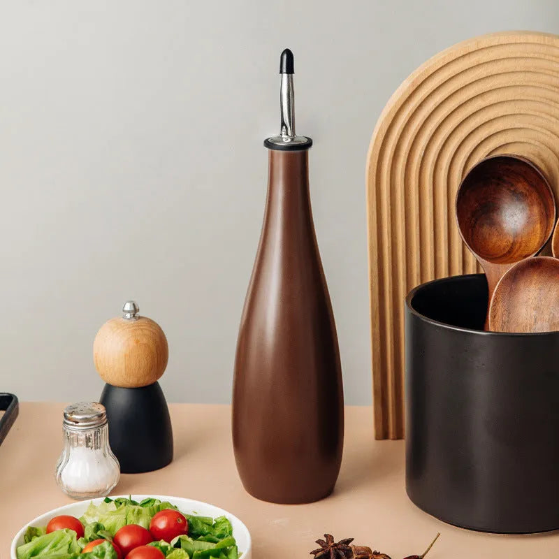 Ceramic oil pot with matching funnel in black, coffee, or white colour, 650ml capacity