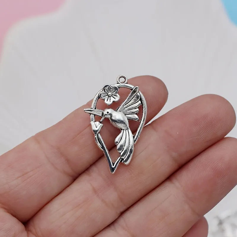 Magpie bird design alloy pendant with electroplated finish for DIY jewellery making