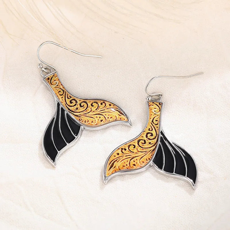 Women's fishtail earrings with whale design in white gold colour retro style