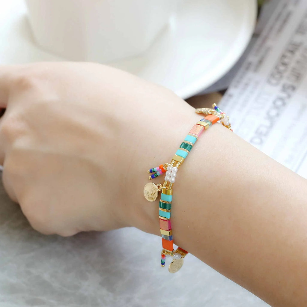 Women's imitation pearl beaded bracelet in European and American style with handmade construction