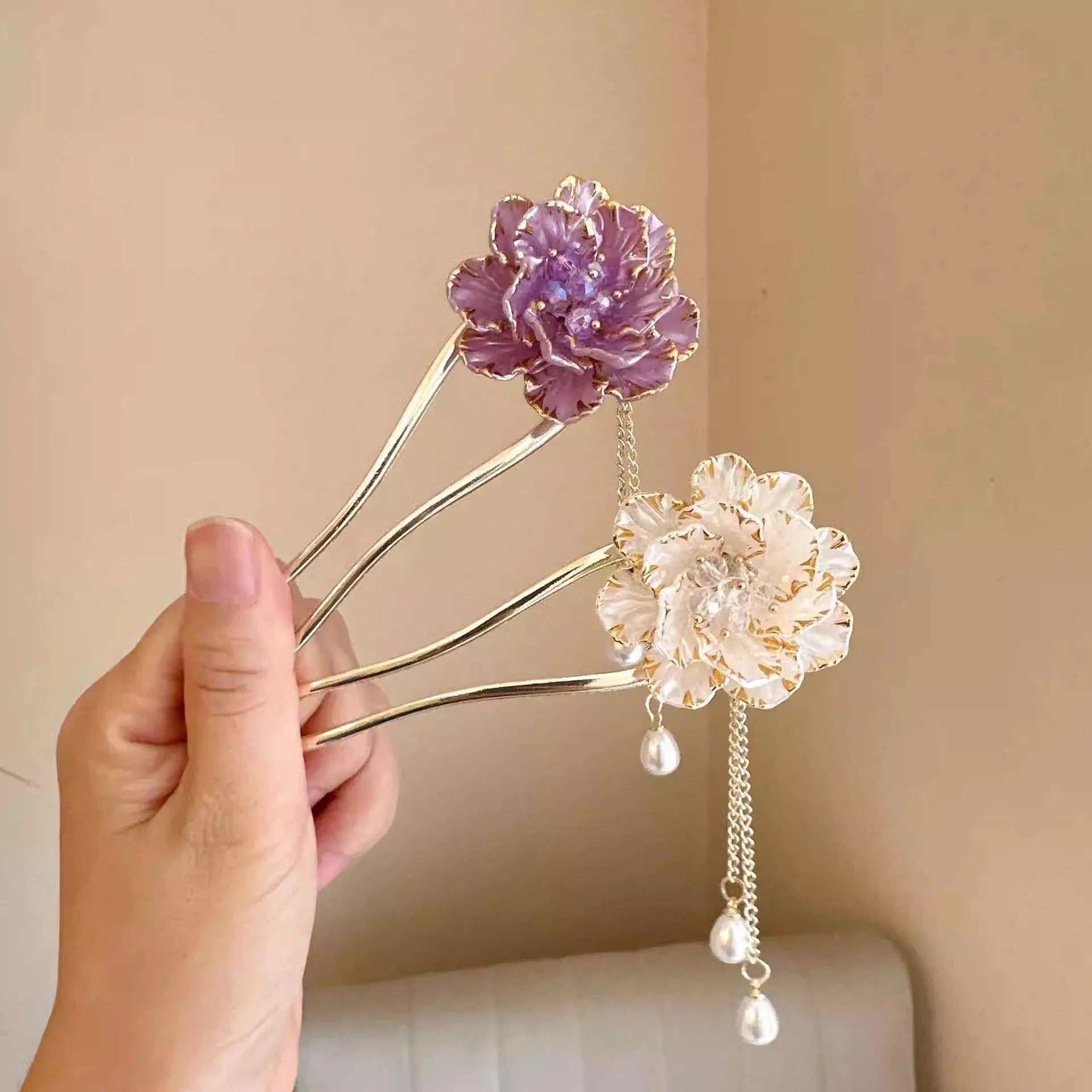 Purple peony flower and tassel decoration on U-shaped alloy hairpin