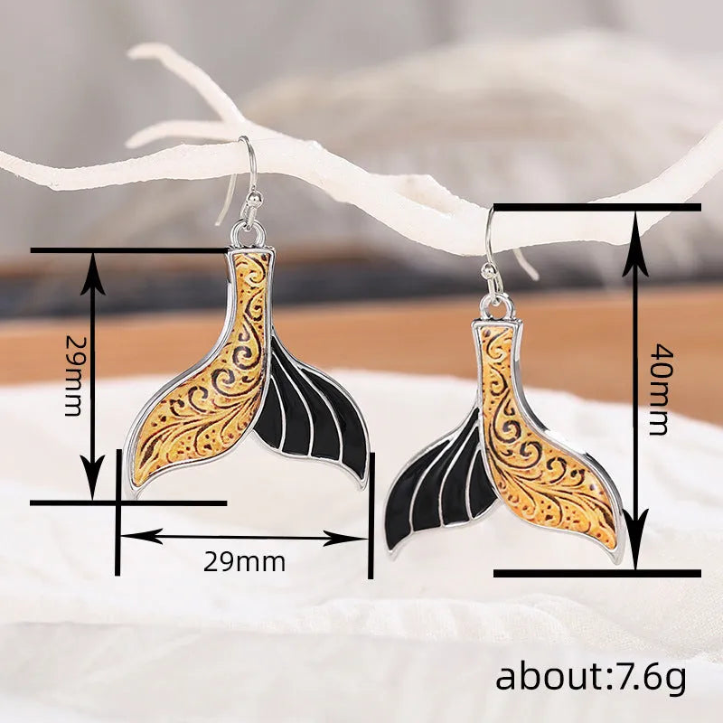 Women's fishtail earrings with whale design in white gold colour retro style