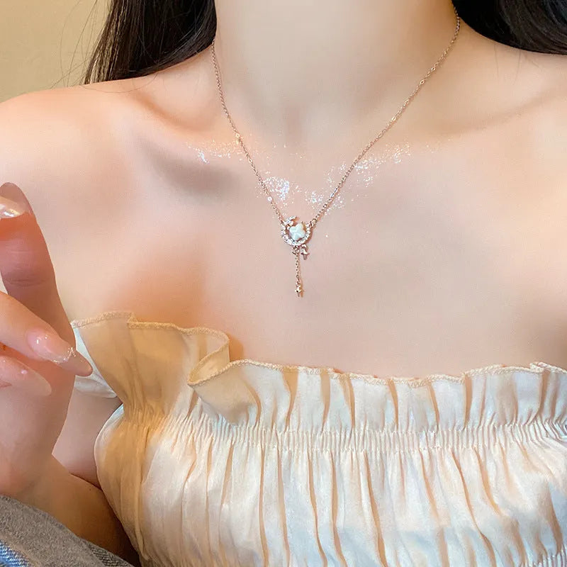 Gold star moon zirconium necklace on adjustable copper chain