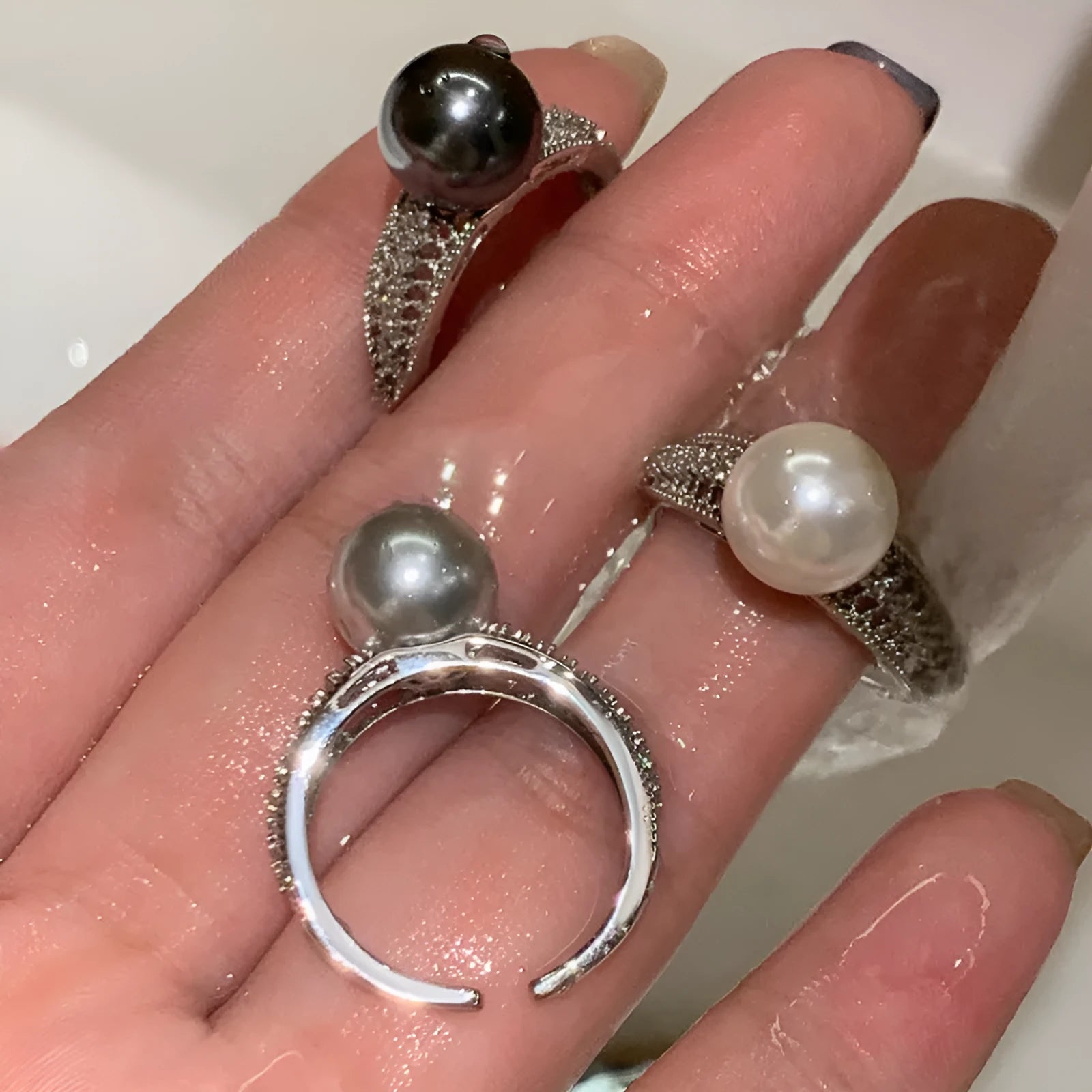 Adjustable opening copper ring with geometric design and black pearl finish for women