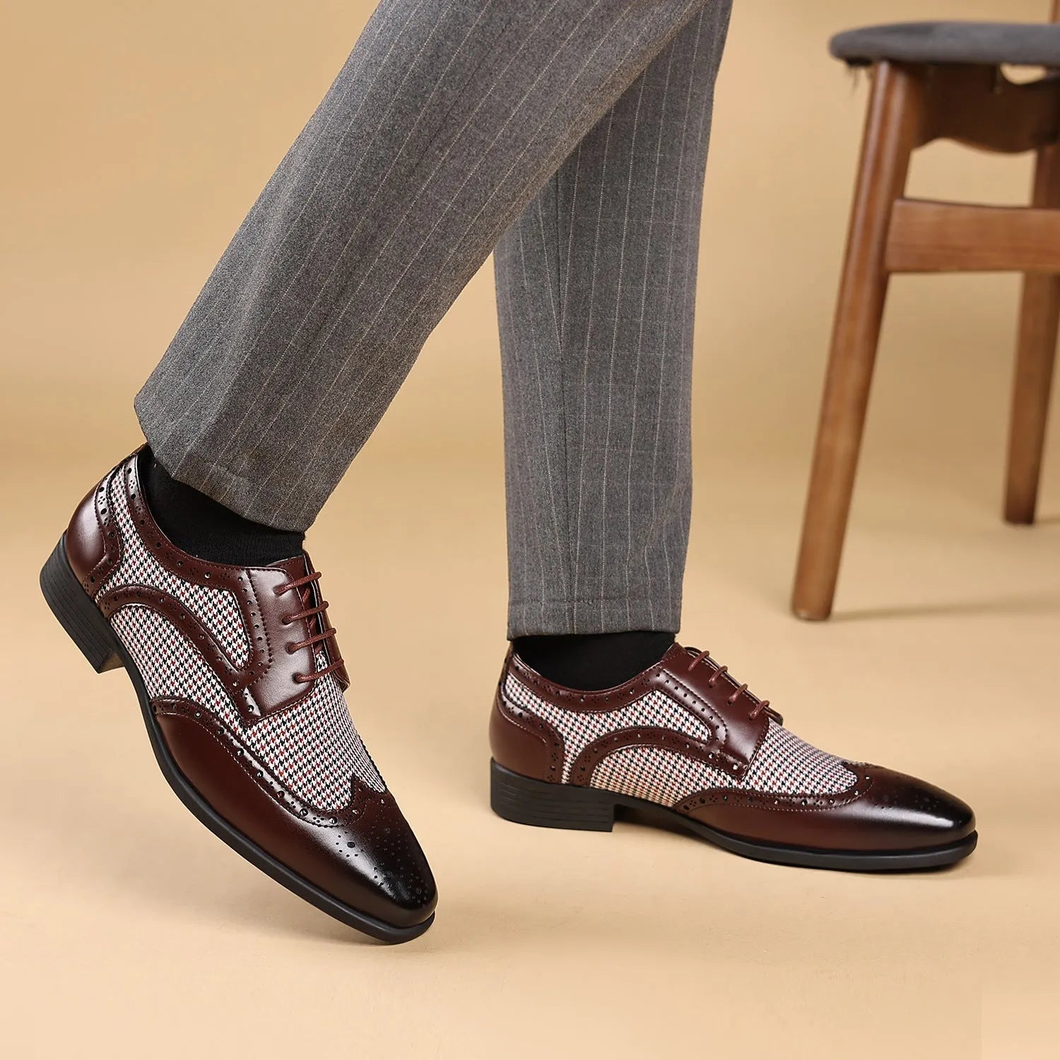 Men's houndstooth plaid casual shoes with square toe and lace-up design in black.