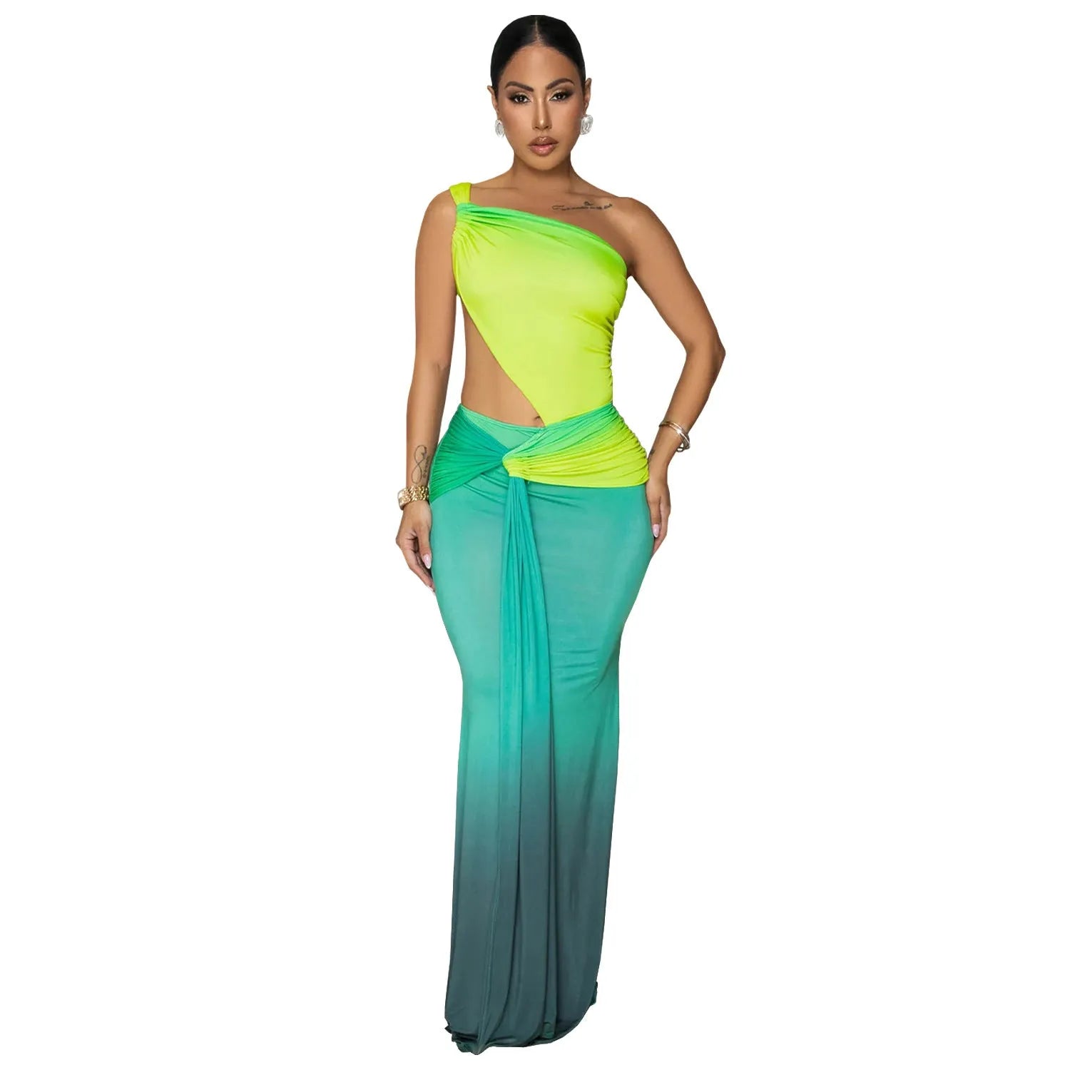 Women's gradient colour cross-shoulder sleeveless dress with a high waist and long one-step skirt.