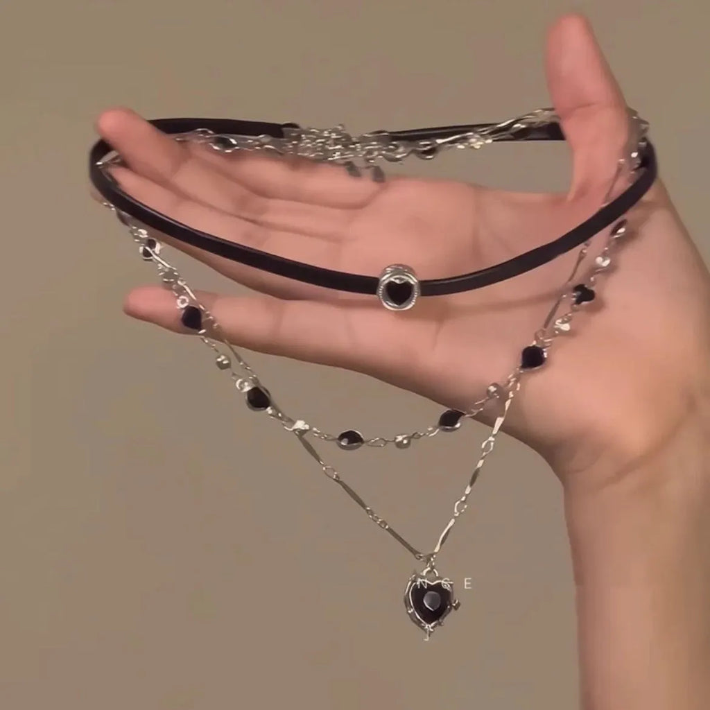 Women's multi-layer twin necklace with heart-shaped alloy pendant and adjustable 41-50cm clavicle chain