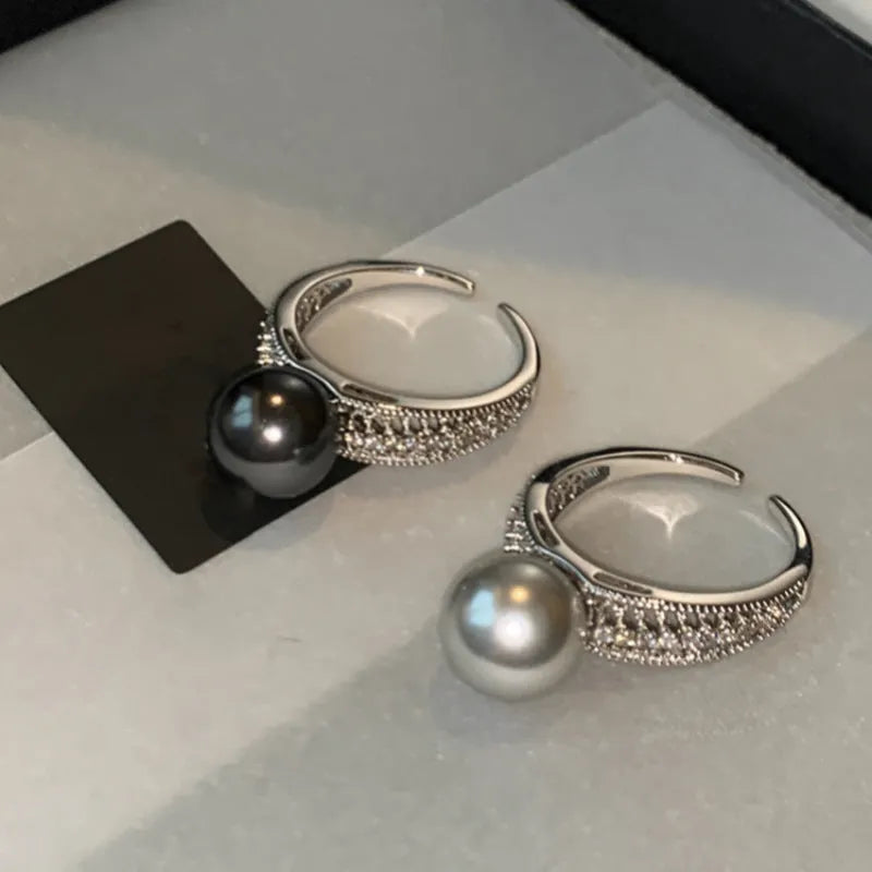 Adjustable opening copper ring with geometric design and black pearl finish for women