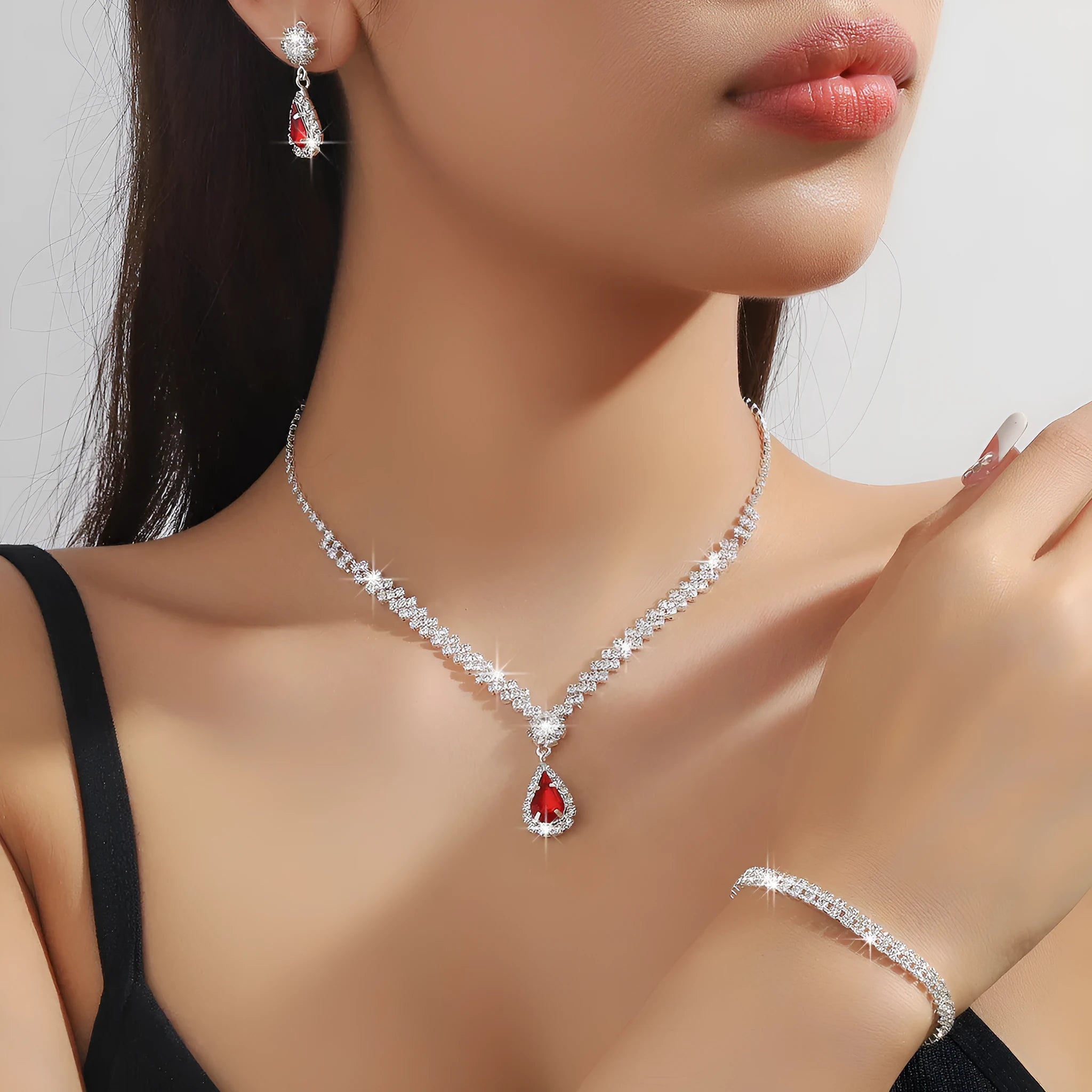 Claw chain rhinestone necklace and earrings set with water drop shape in blue colour