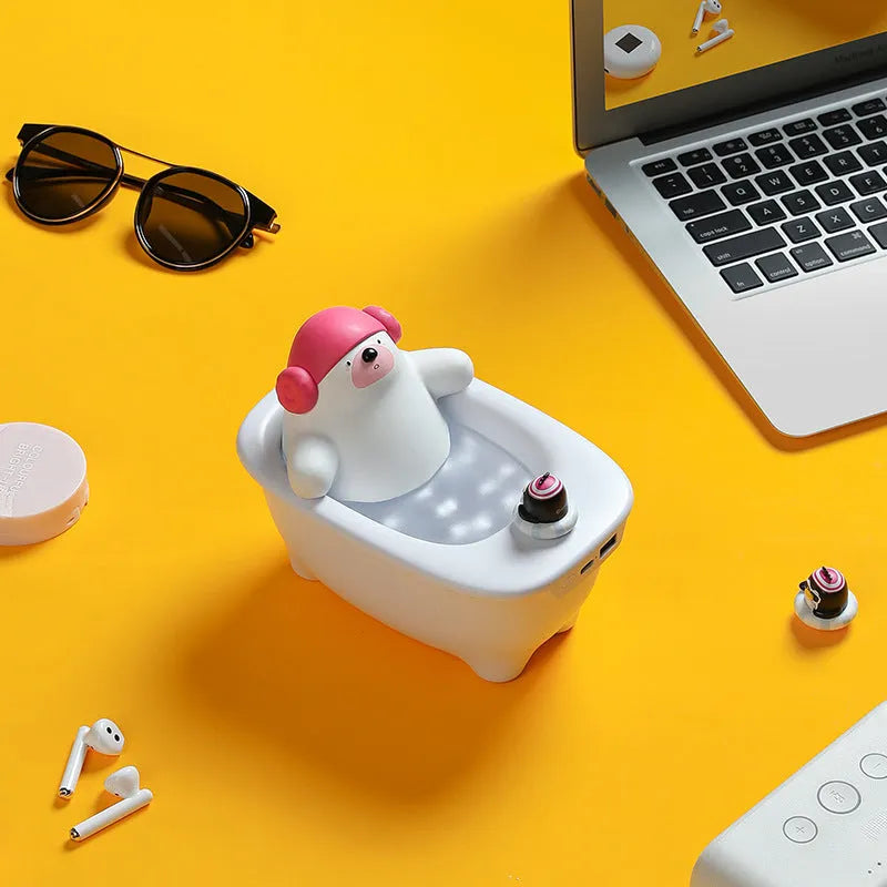 White bear-shaped USB air humidifier with 550ml water tank on desk