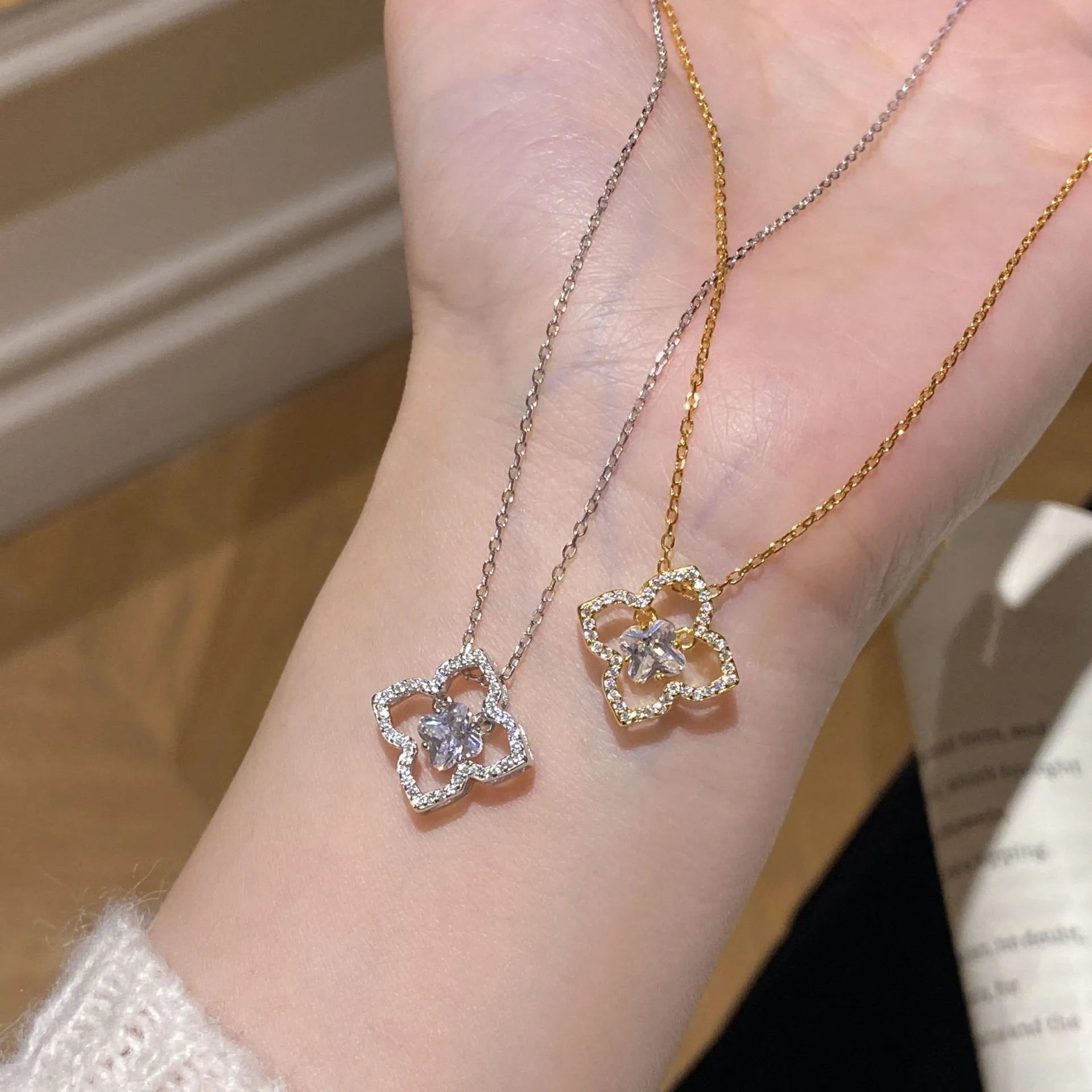 925 silver curb chain necklace with zirconium flower pendant in white gold colour, electroplated finish