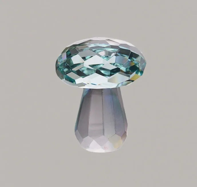 Colourful crystal mushroom decorative ornament in modern simple style, 40mm by 53mm.