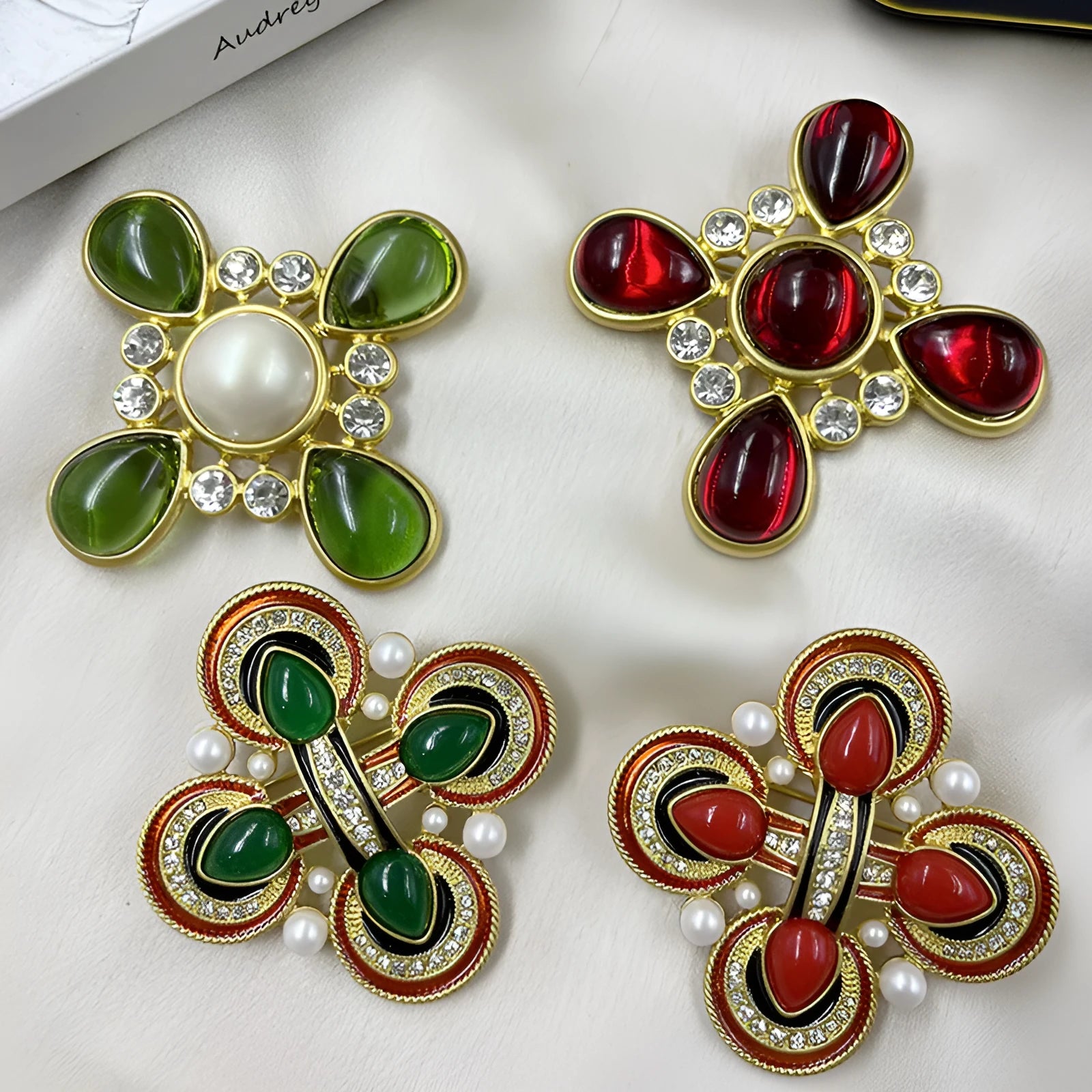Medieval baroque cross crystal brooch in zinc alloy with retro design