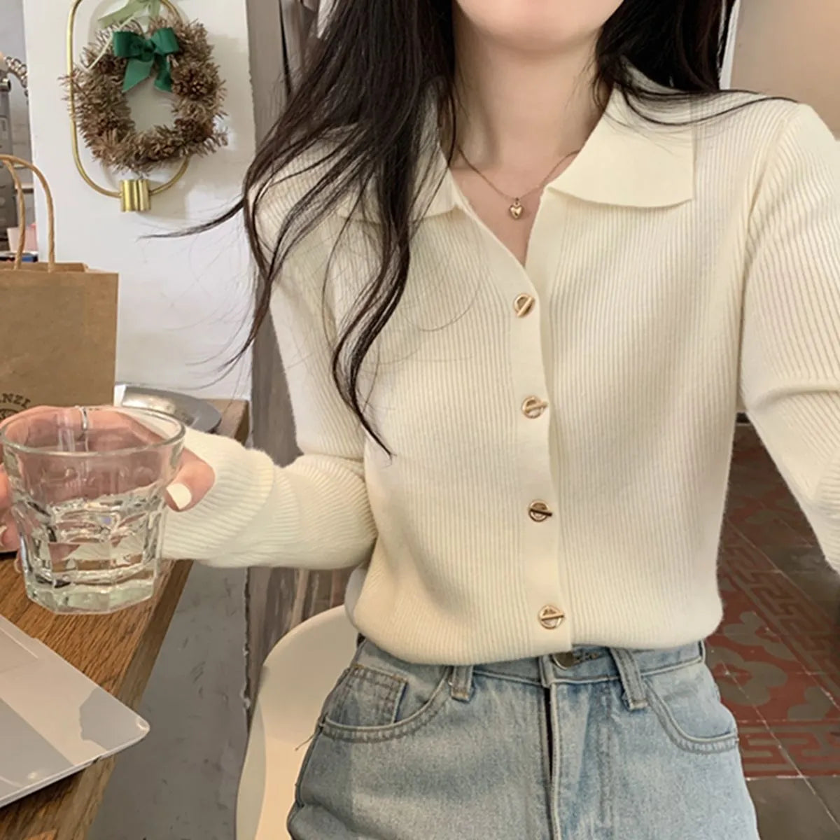 Gentle long-sleeved viscose knitted cardigan top in loose free size
