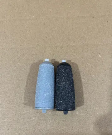 Electric foot grinder with grinding heads for pedicure and exfoliation