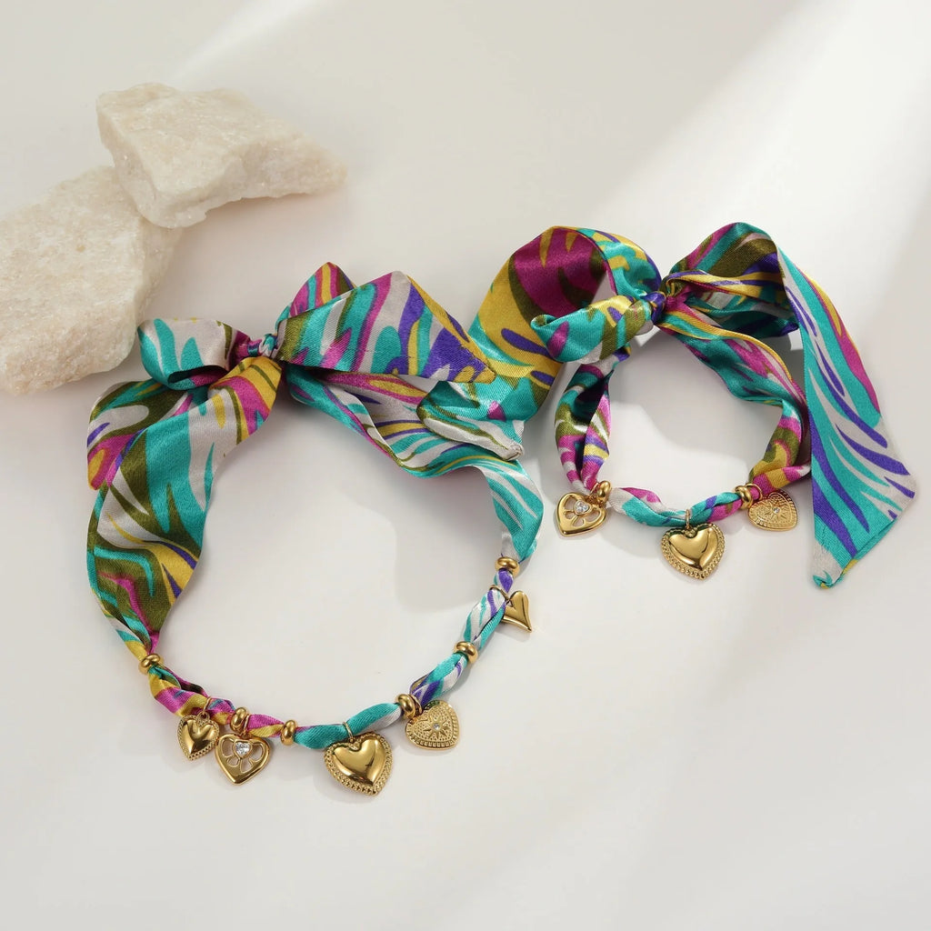 Geometric pendant necklace and bracelet set with gold plating on adjustable 41-50cm chain