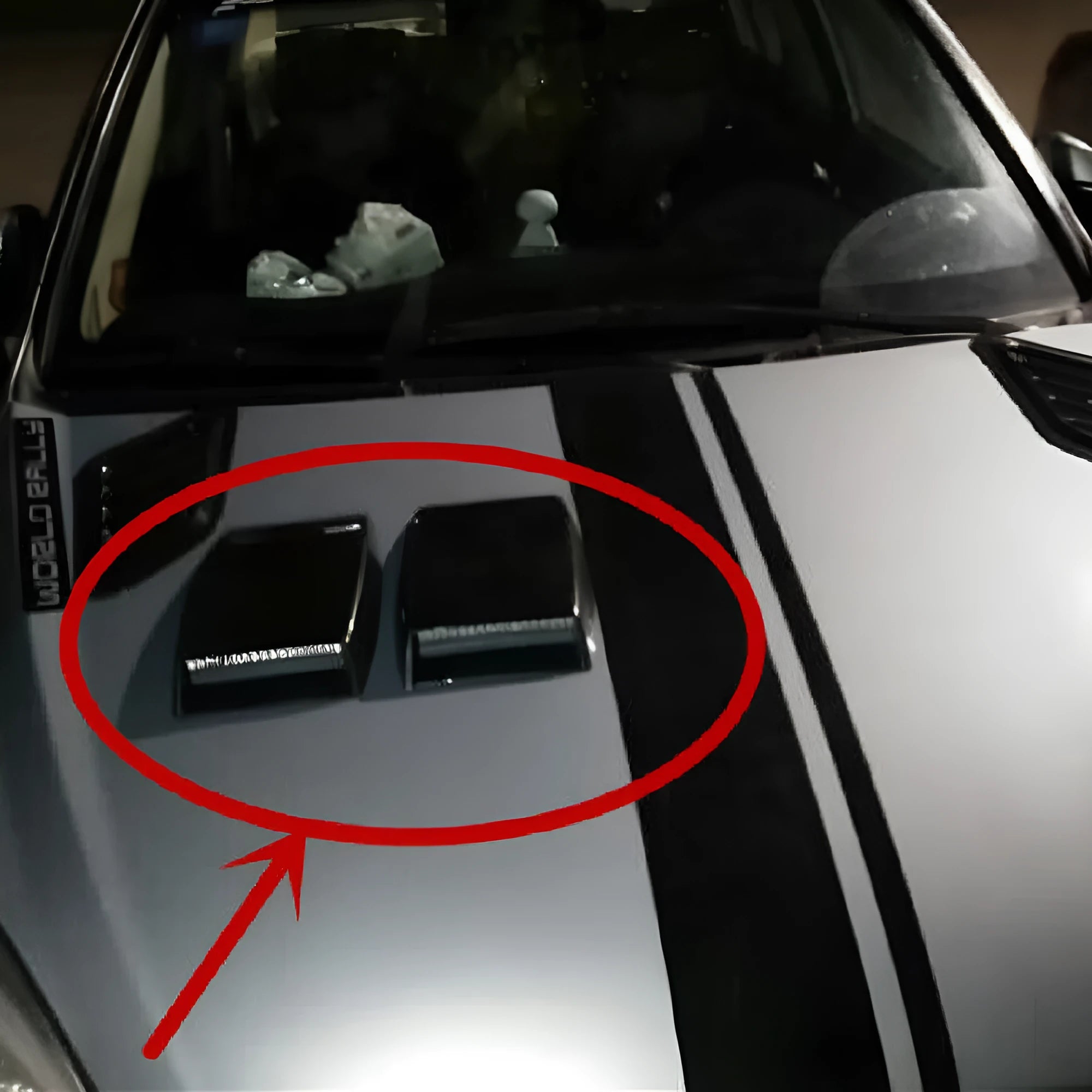 Black, silver, and white ABS plastic decorative car air vent with 260mm length
