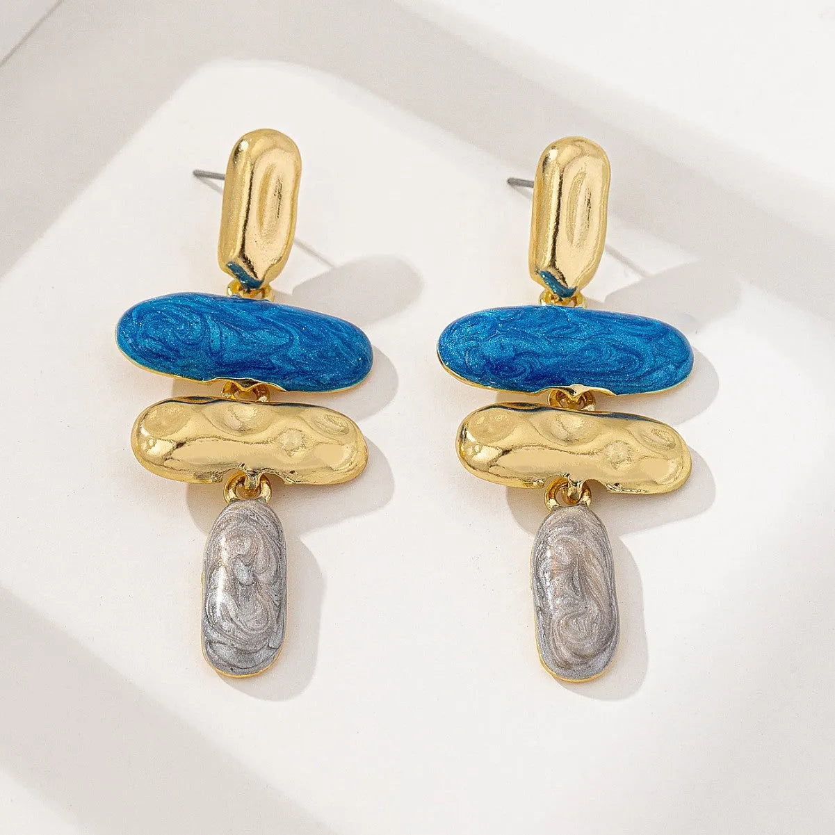 Women's geometric stud earrings in zinc alloy with electroplated multicolour finish
