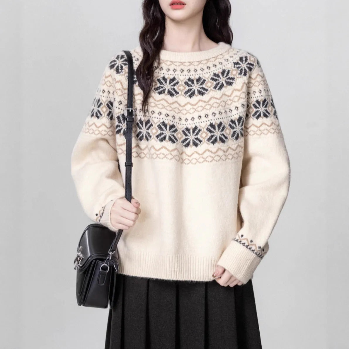 Women's milky white vintage fair isle geometric pattern pullover sweater with crew neck and long sleeves