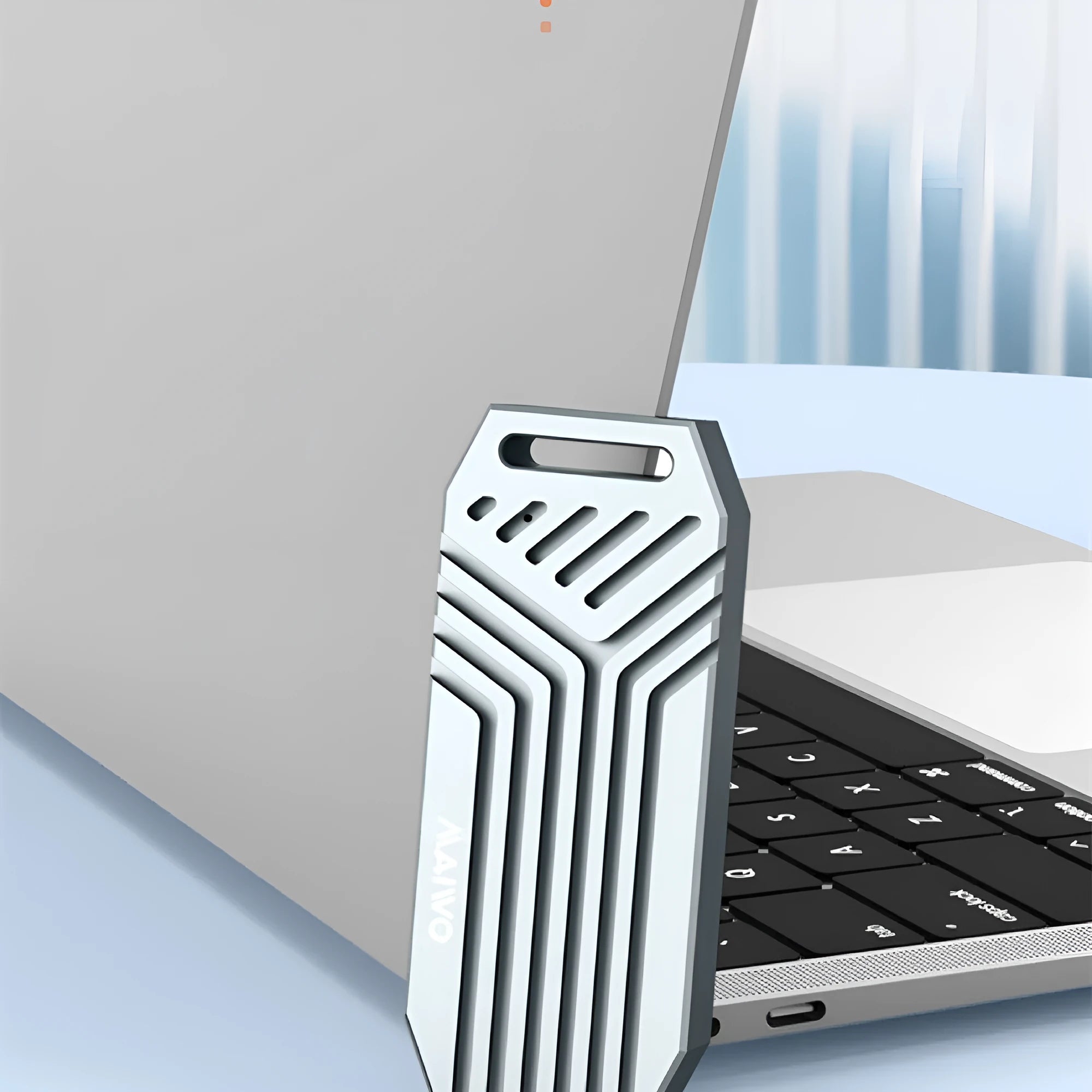 Lightning 4 compatible aluminium external SSD case for M.2 drives in grey and silver.