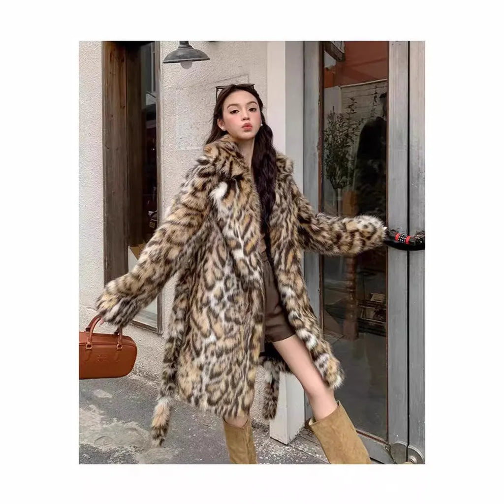 Women's faux fur coat with detachable fur collar in long and mid-length street fashion styles