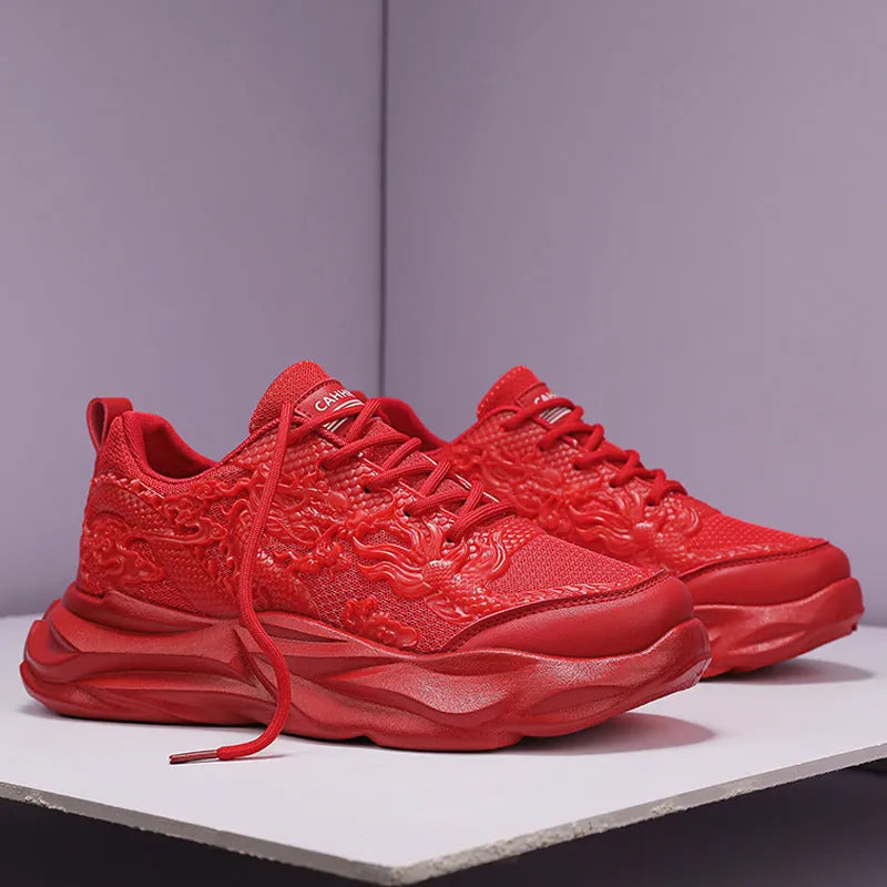 Casual fly knit sneakers in dragon colours with rubber sole for leisure activities