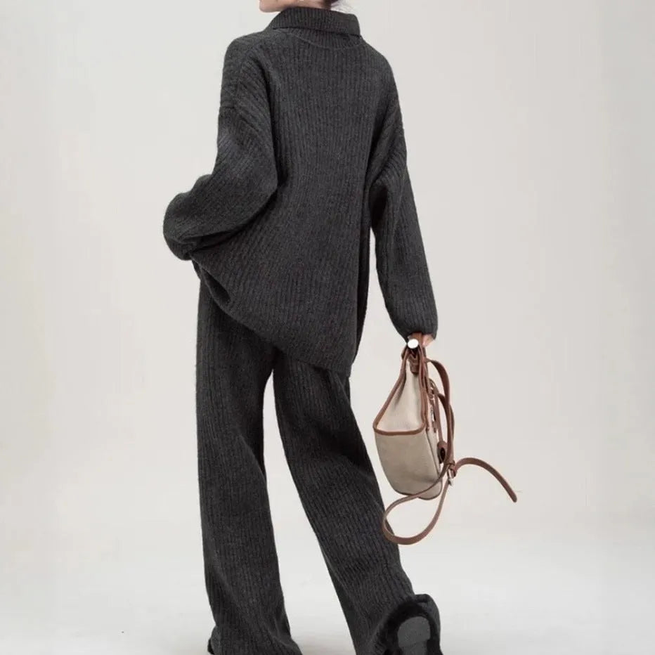 Women's knitted sweater suit two-piece set with top and trousers in neutral colours