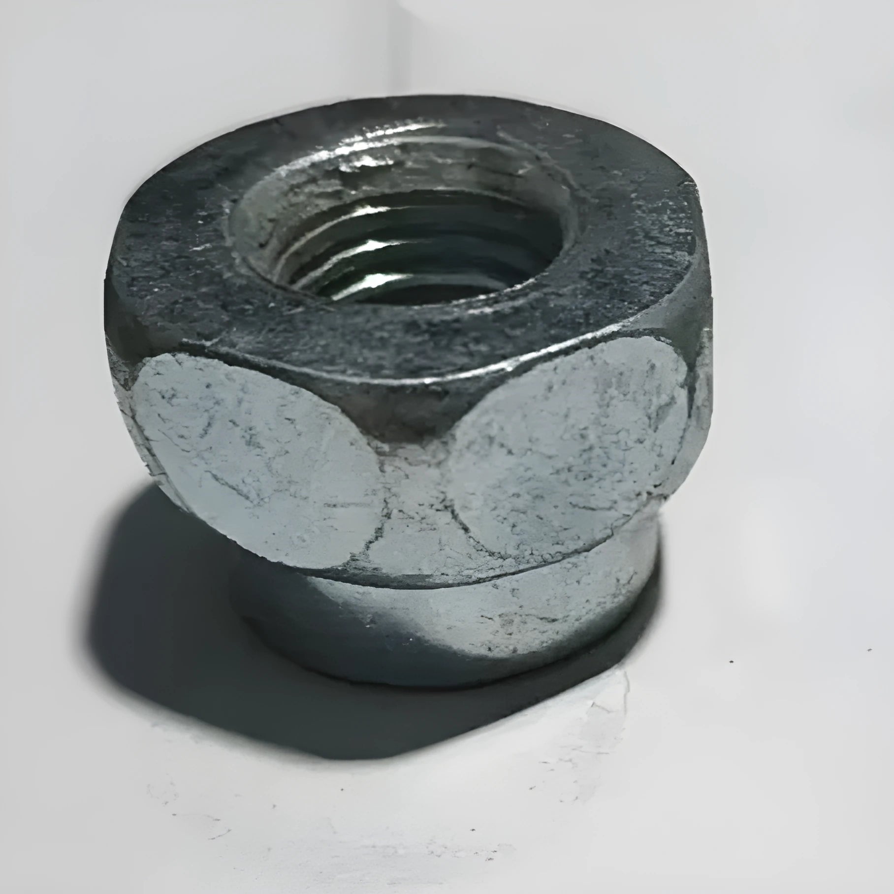 Ouma aluminium screw mower head attachment showing thread options for garden tools