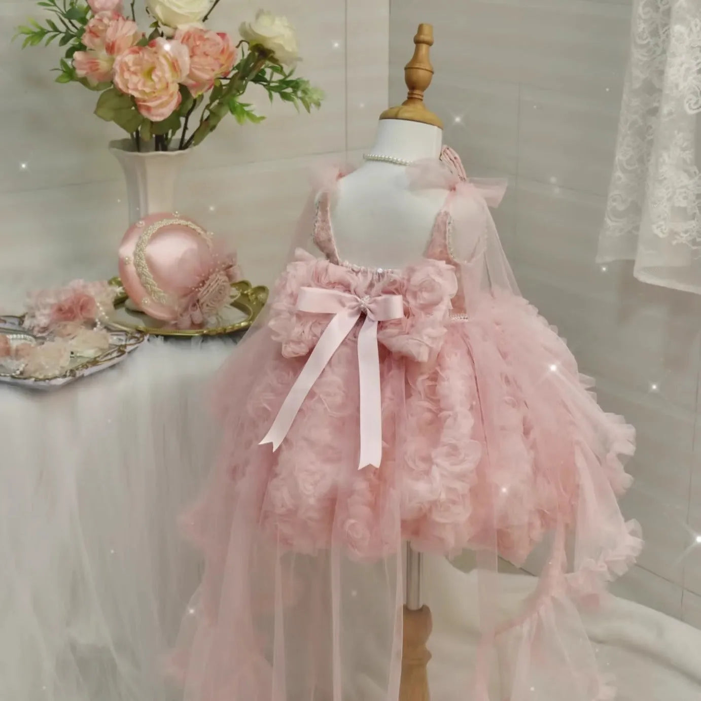 Rose princess dress made of polyester for girls, available in 90cm to 150cm height sizes