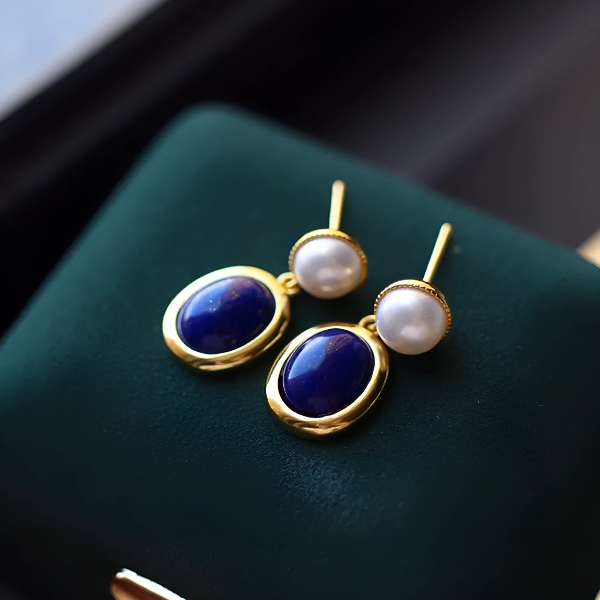 Blue lapis lazuli pearl earrings made from 925 silver with auspicious patterns