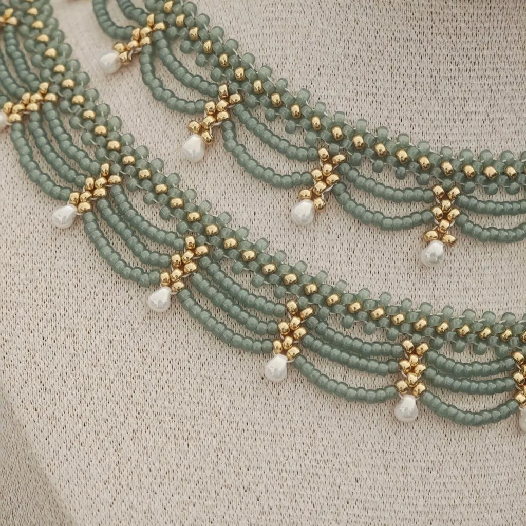 Retro style imitation pearl water drop pendant necklace with double layer lace, women's vintage costume jewellery