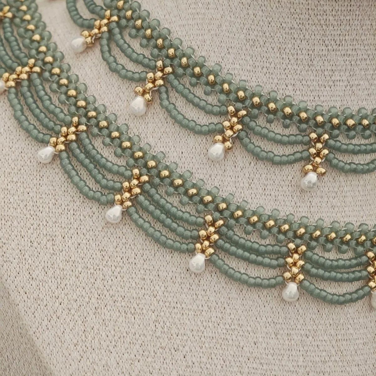 Retro style imitation pearl water drop pendant necklace with double layer lace, women's vintage costume jewellery
