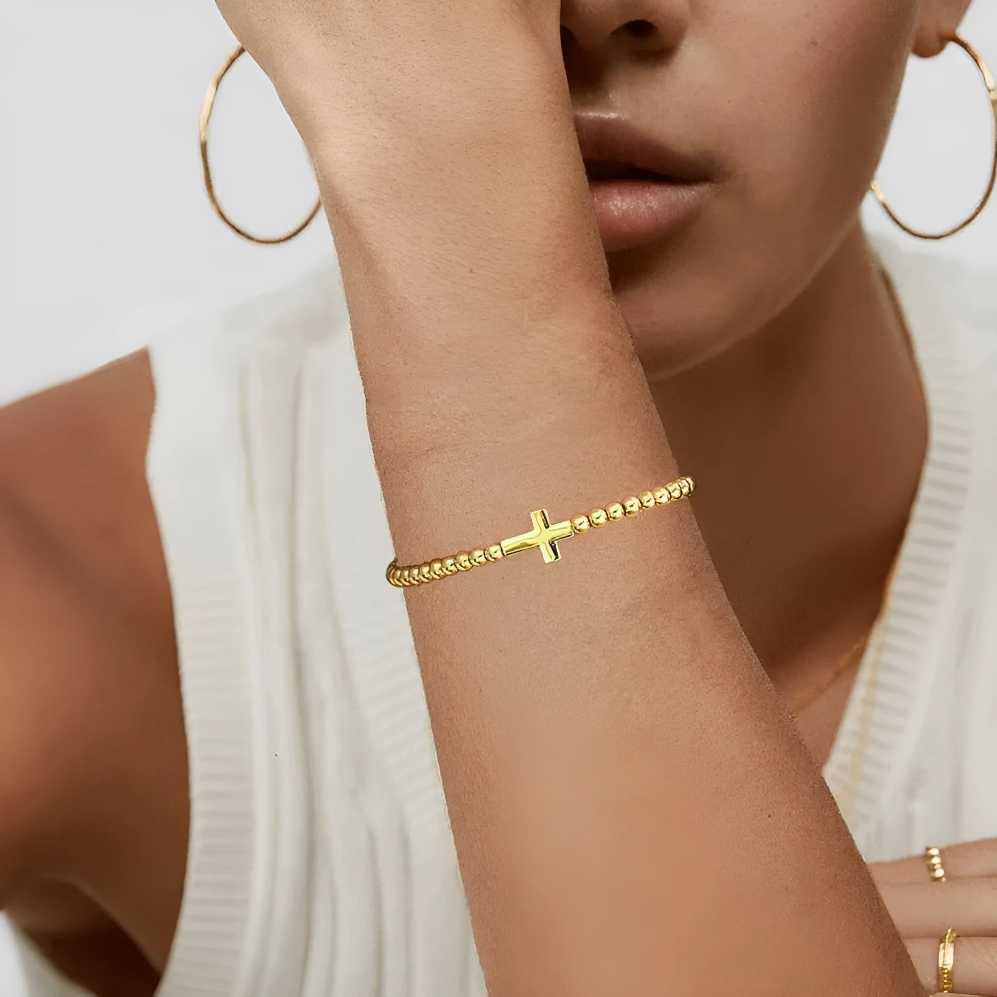 Women's adjustable stainless steel beaded bracelet with geometric round charm in six colour options
