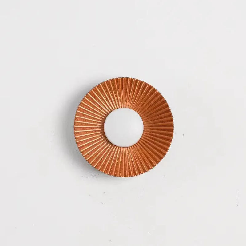 Round wall lamp with aluminium shade and LED lighting in white and gold two-tone colour option