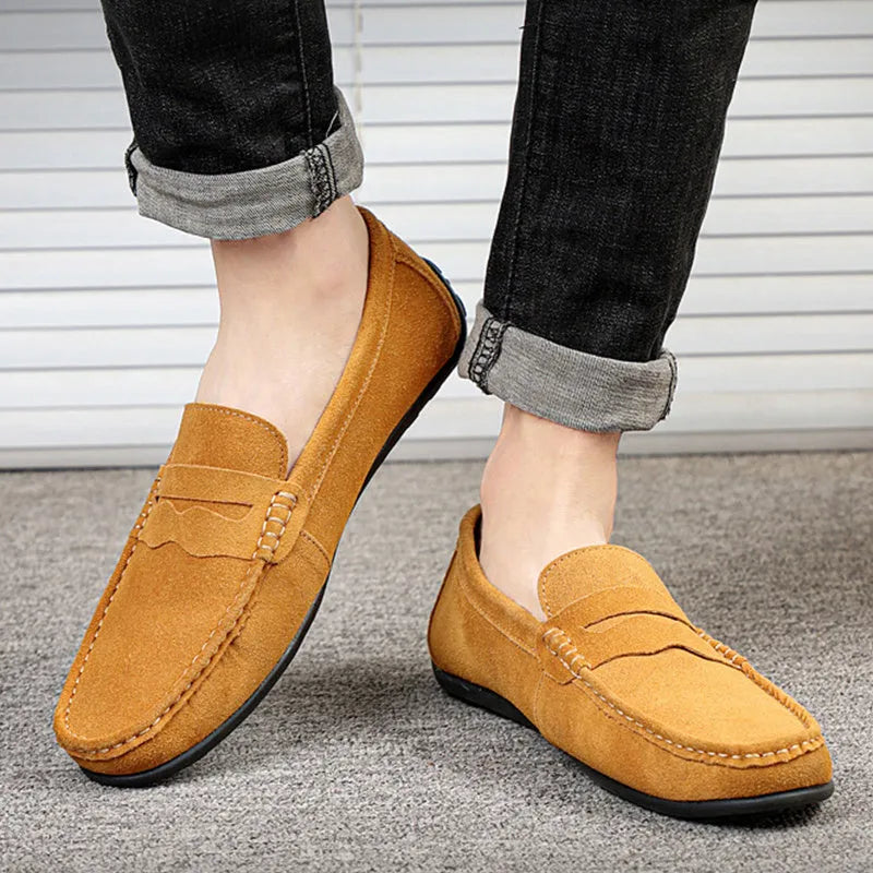 Men's suede loafers in solid colours with round toe and rubber sole
