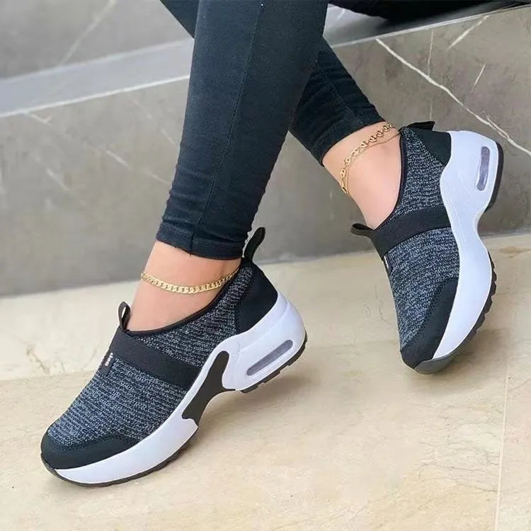 Women's mesh flat sneakers in multiple colours with non-slip rubber soles