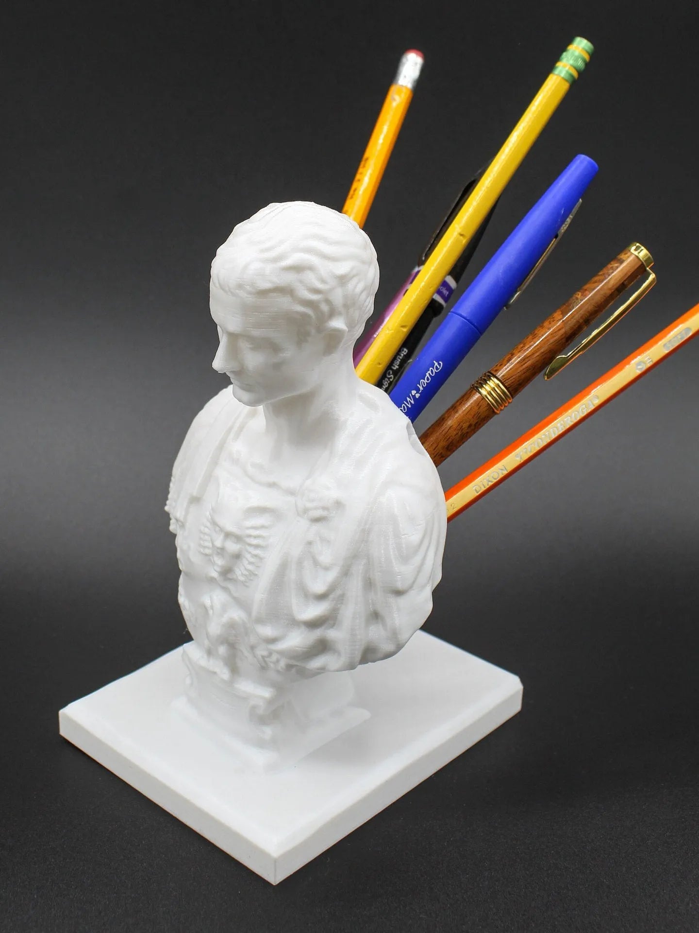 White American creative character modelling pen holder for desk organisation